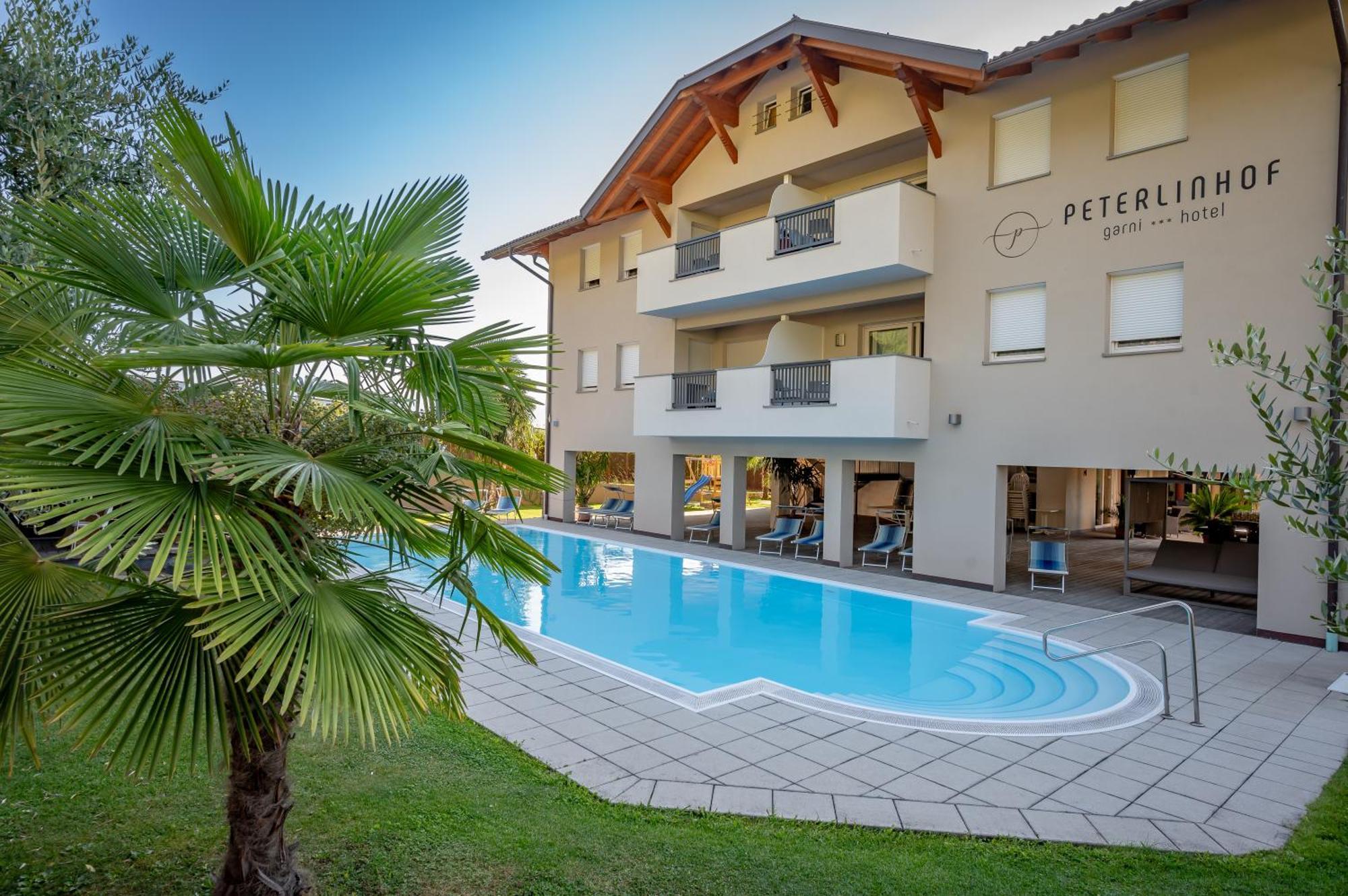 Garni Hotel Peterlinhof Caldaro Buitenkant foto