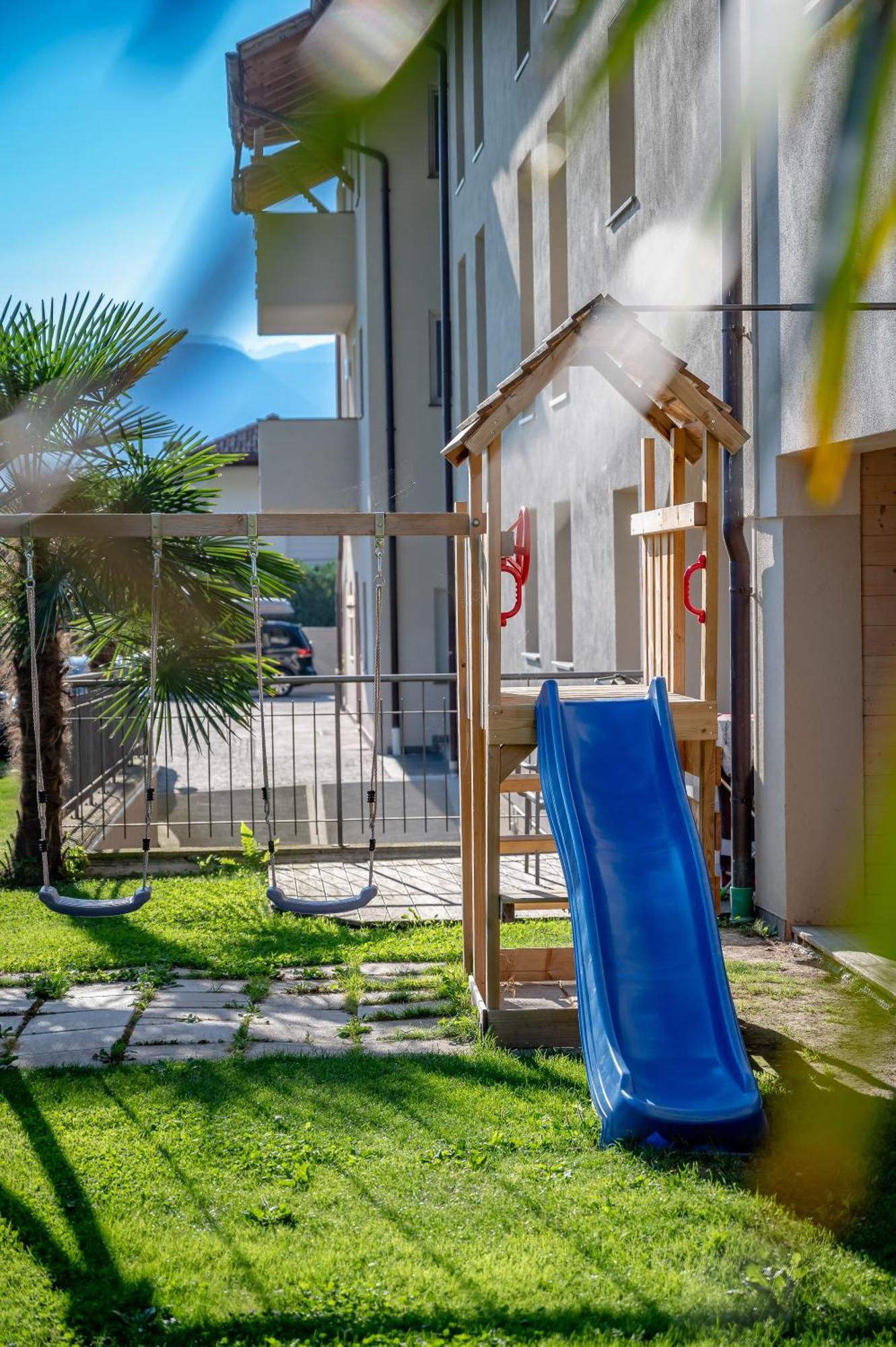 Garni Hotel Peterlinhof Caldaro Buitenkant foto