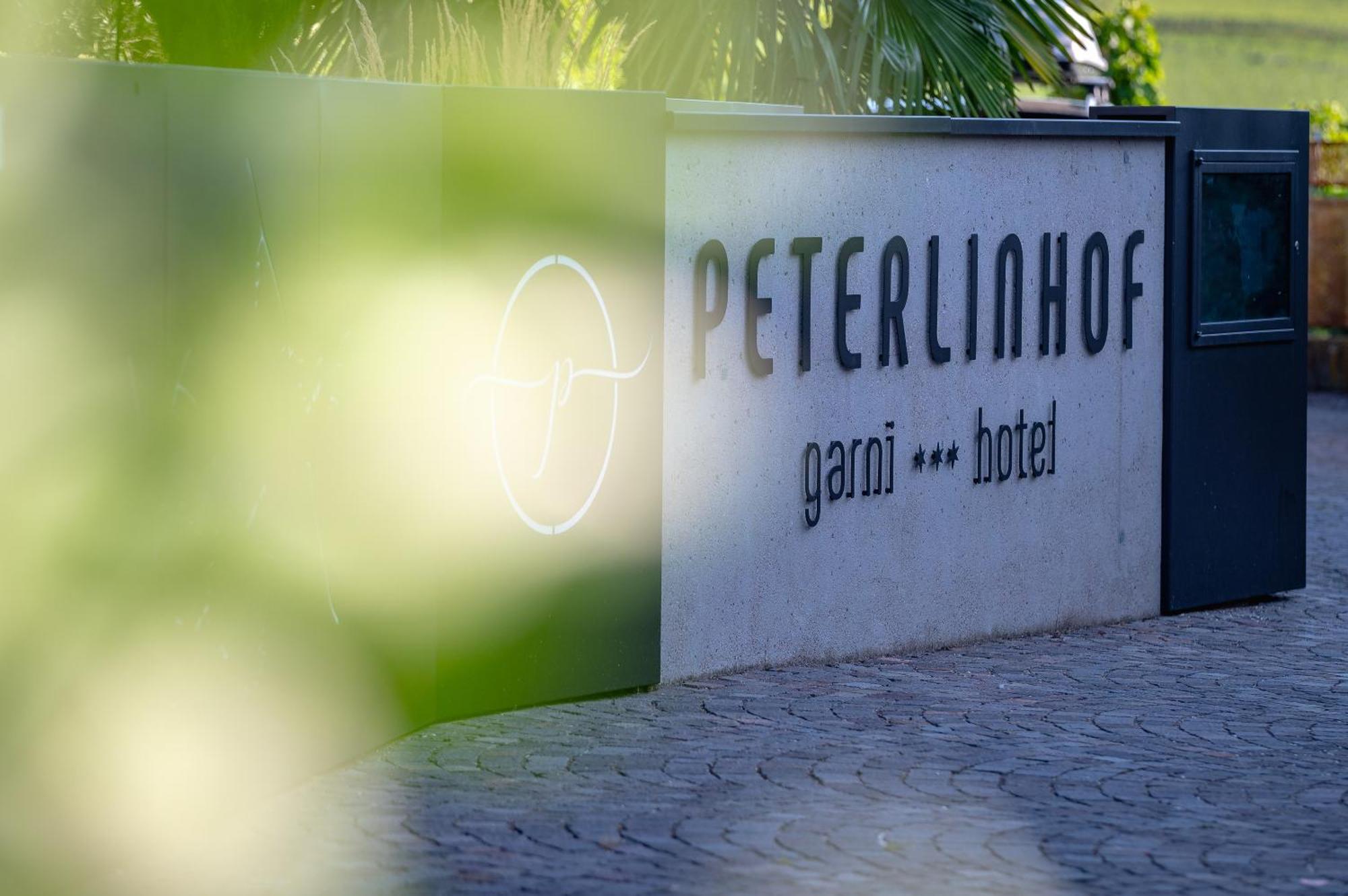 Garni Hotel Peterlinhof Caldaro Buitenkant foto