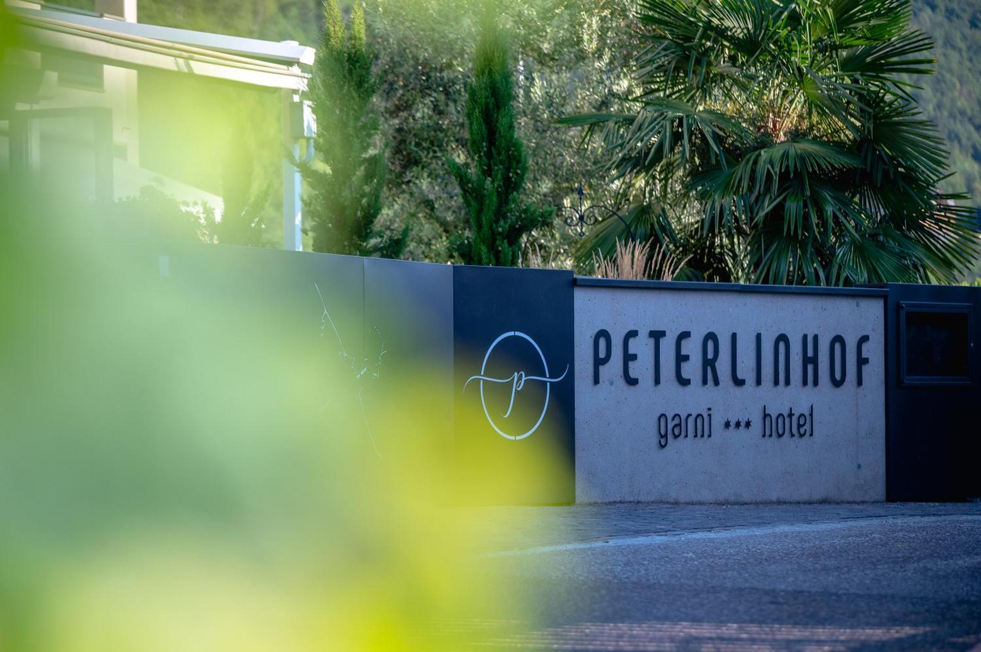 Garni Hotel Peterlinhof Caldaro Buitenkant foto