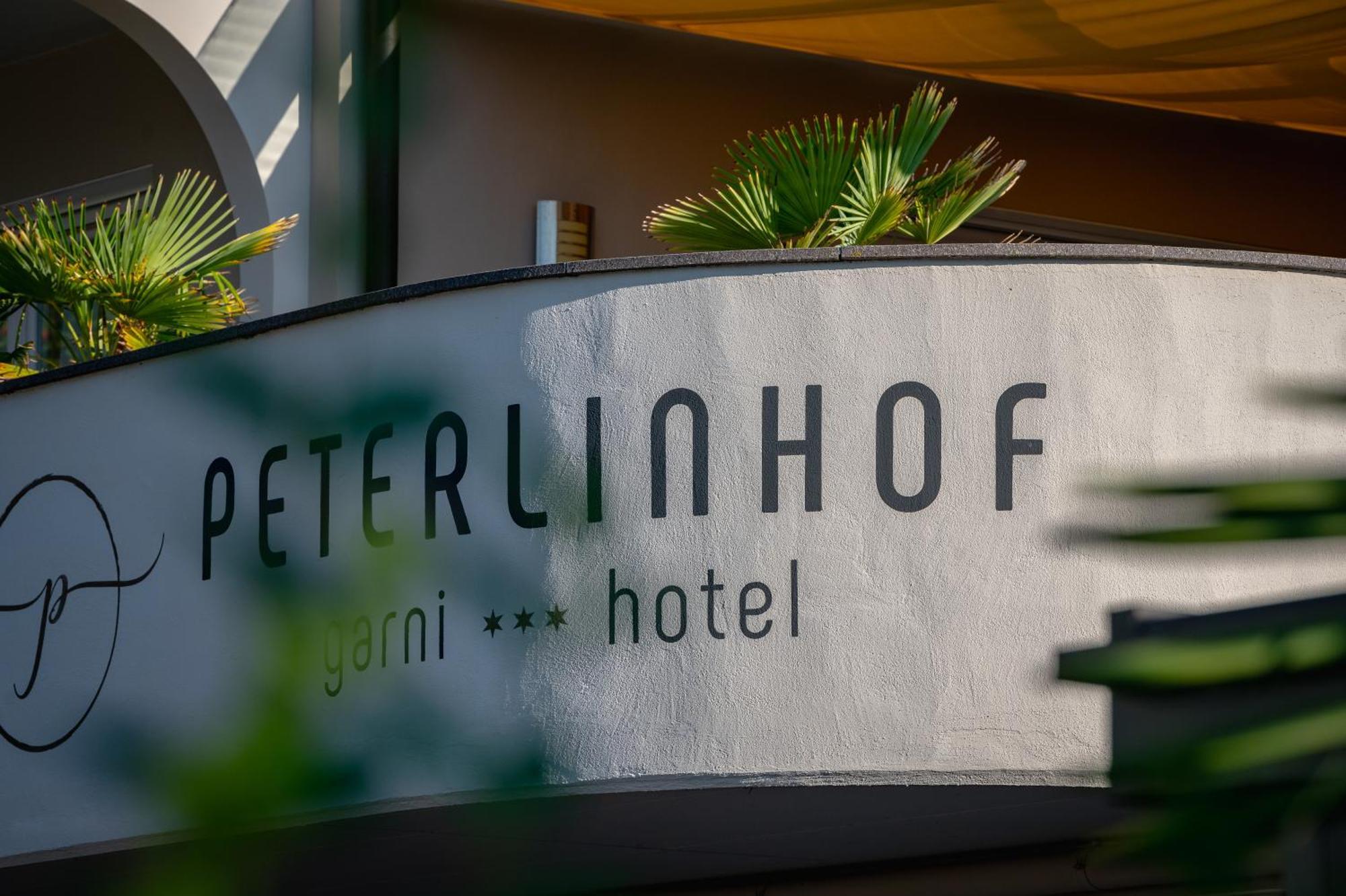 Garni Hotel Peterlinhof Caldaro Buitenkant foto
