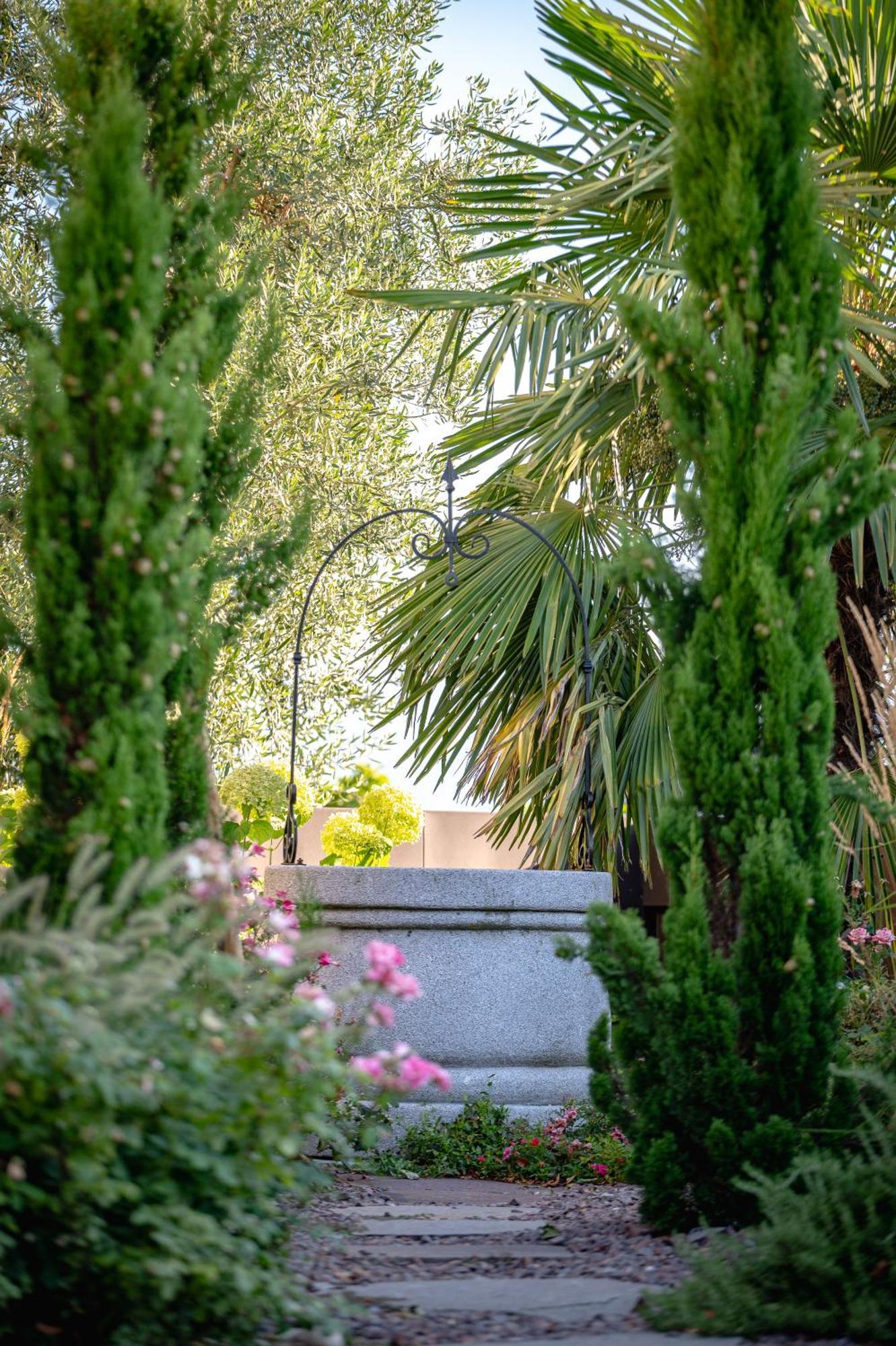 Garni Hotel Peterlinhof Caldaro Buitenkant foto